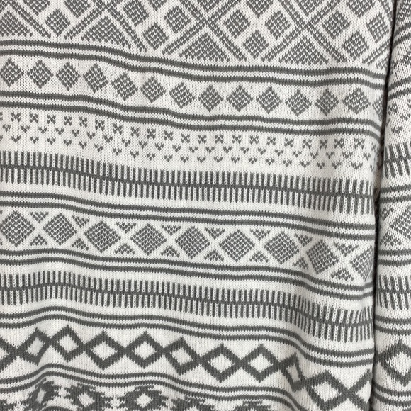 Gray and white geometric pattern men’s sweater size Large - Picture 5 of 5